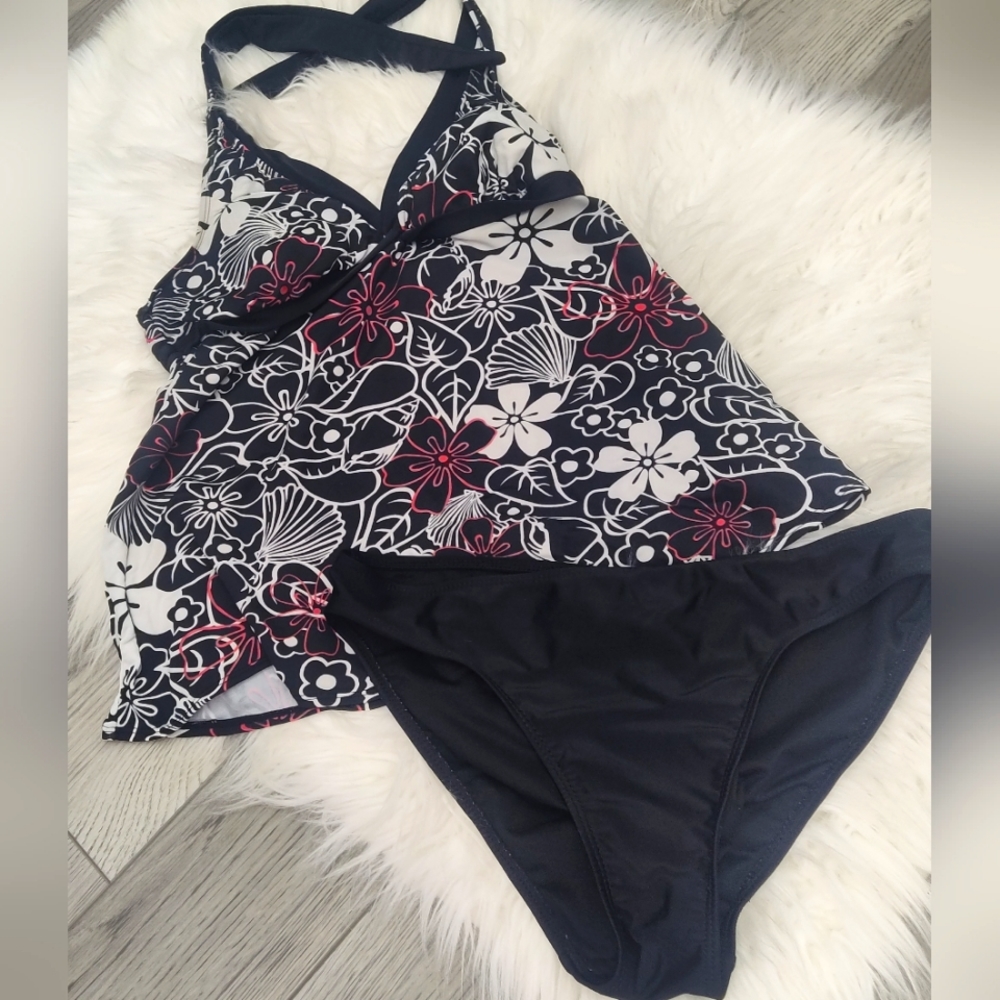 Liz Lange Maternity sz M Top, 8-10 bottom. pre-owned, nice condition! Clean,nice